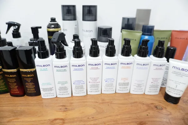 Salon and products at Friseur Shingo